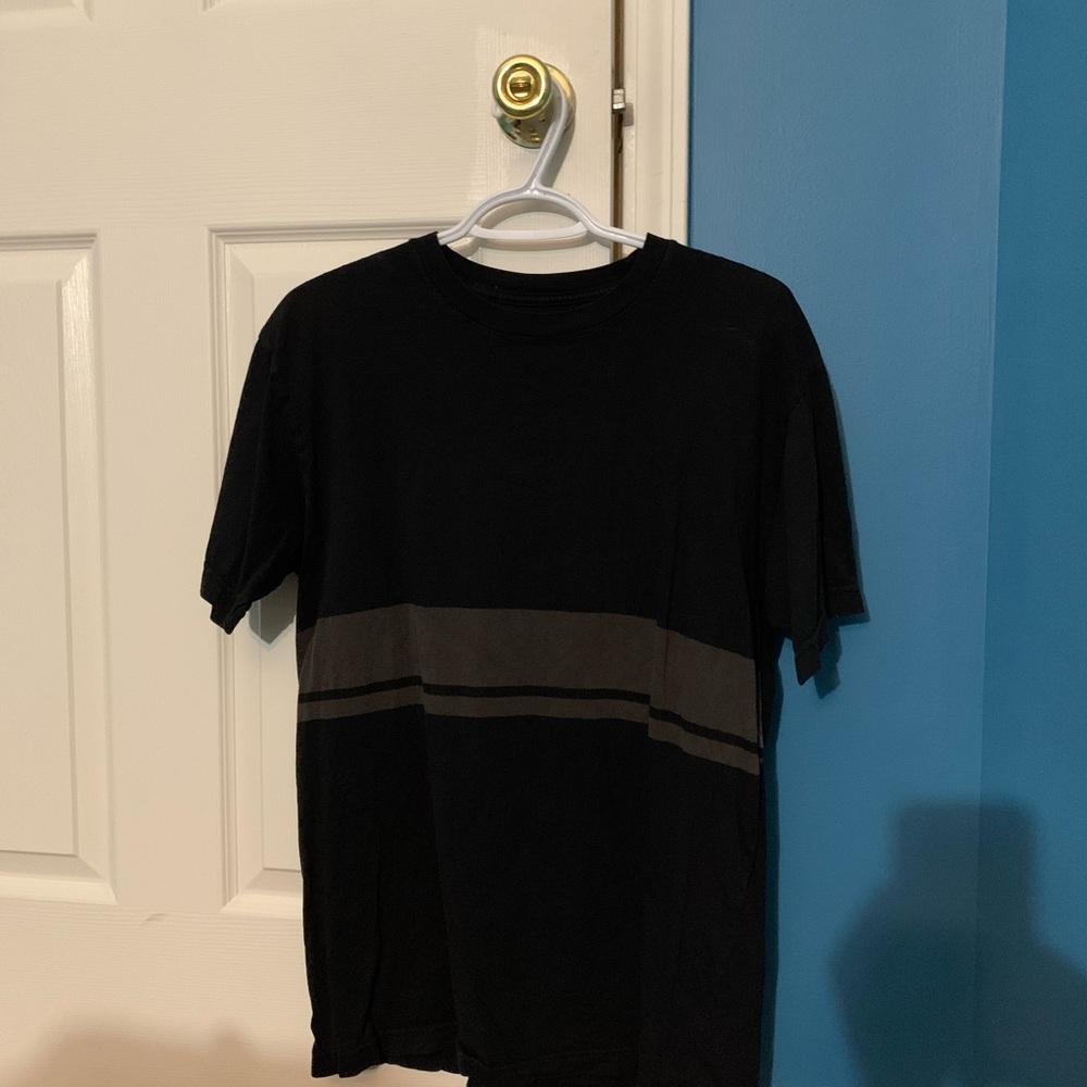 Black short sleeve shirt
